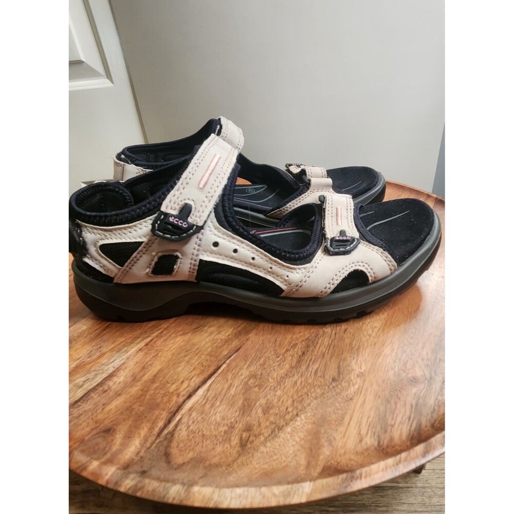 ECCO Women's Yucatan Offroad Sandals; Beige and Black. US Size 9.